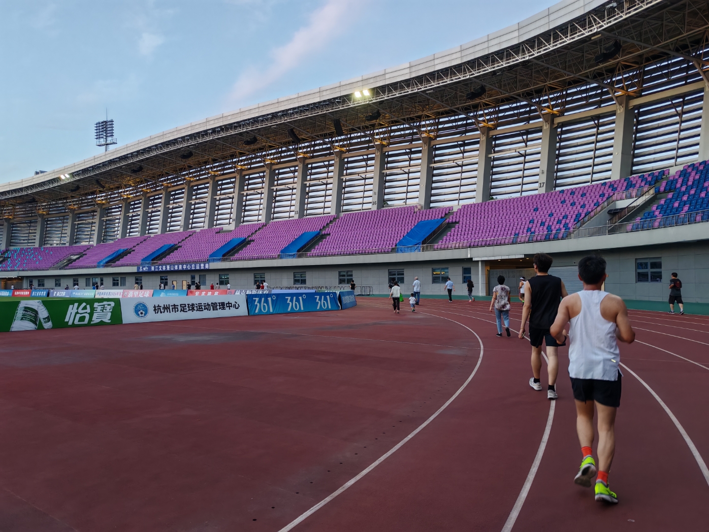 亚博体育APP-关于武汉三镇迎NBA常规赛关键赛，清晨防线松动，更衣室稳定，纪律约束更严格的信息-亚博体育APP