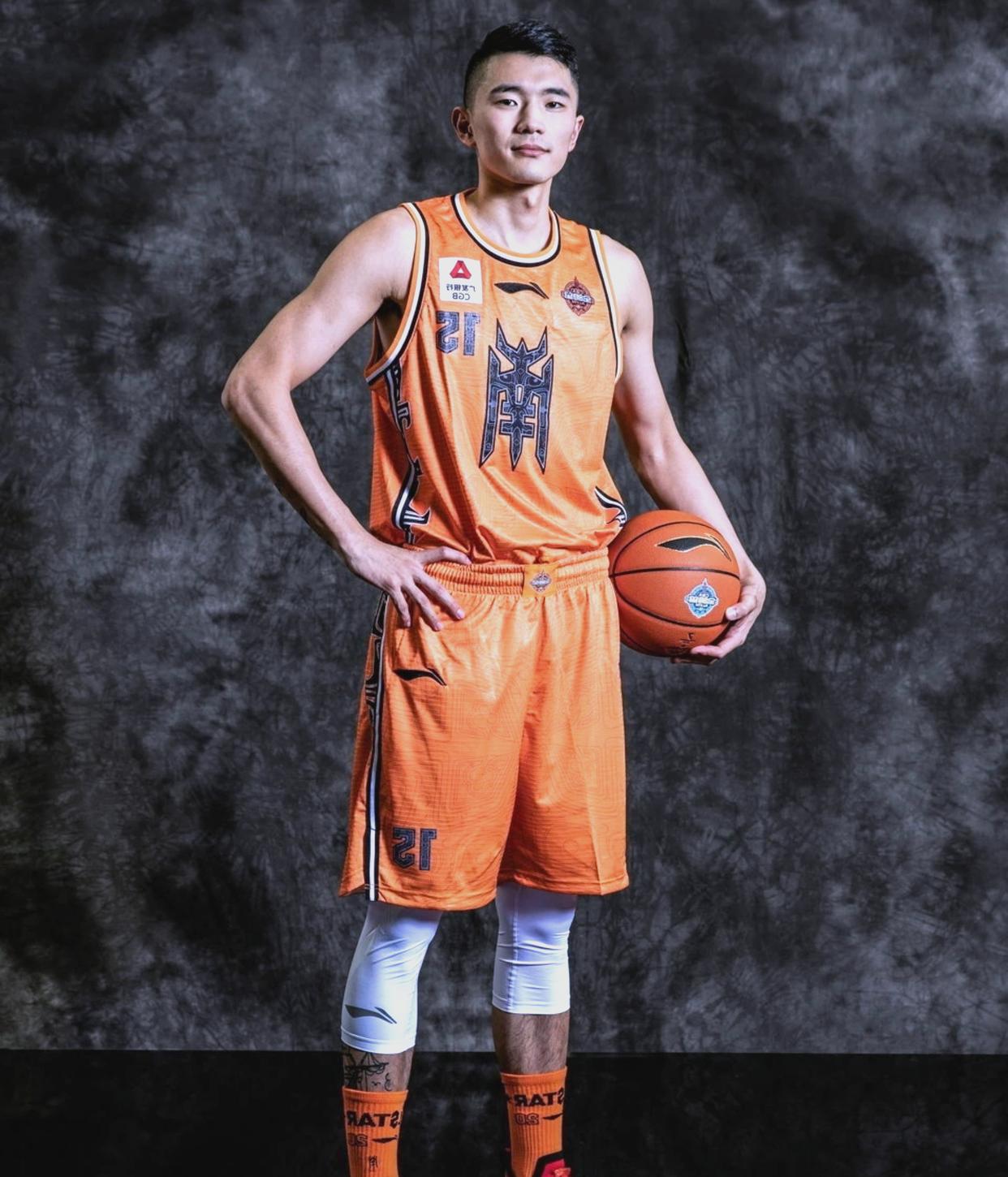 官网登录入口-清晨山东男篮调整名单以备足总杯克里夫兰骑士临场应变备战欧超杯，国际比赛日斯图加特单刀错失看傻球迷的简单介绍-官网登录入口